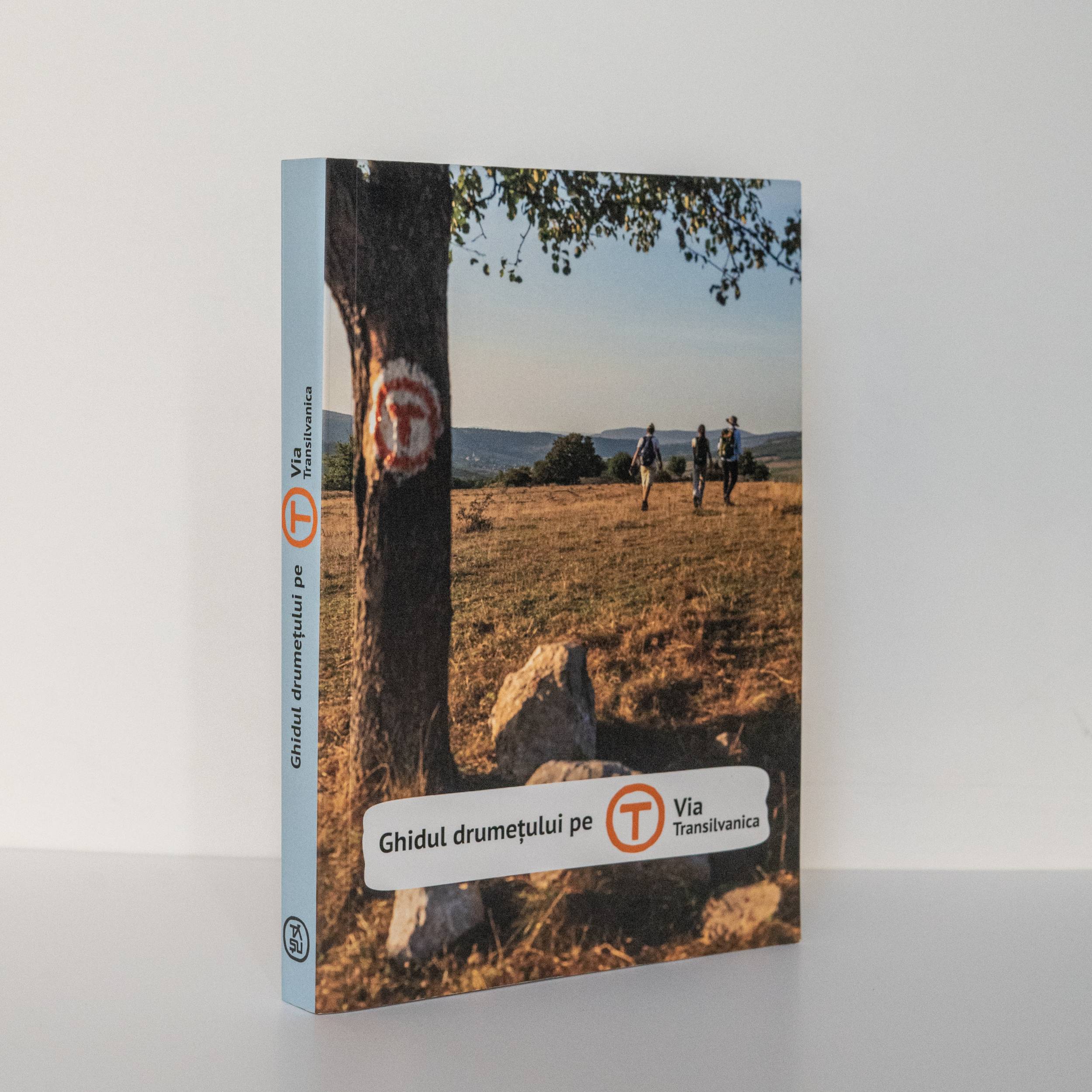 1. Download the guide, find out what hiking on Via Transilvanica is all about!
